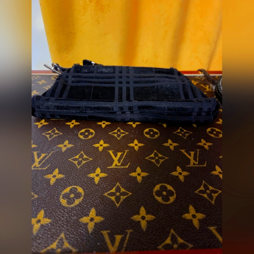 Burberry, Pony Hair, Patent Leather, Wristlet Clutch.😍 - Picture 7 of 12